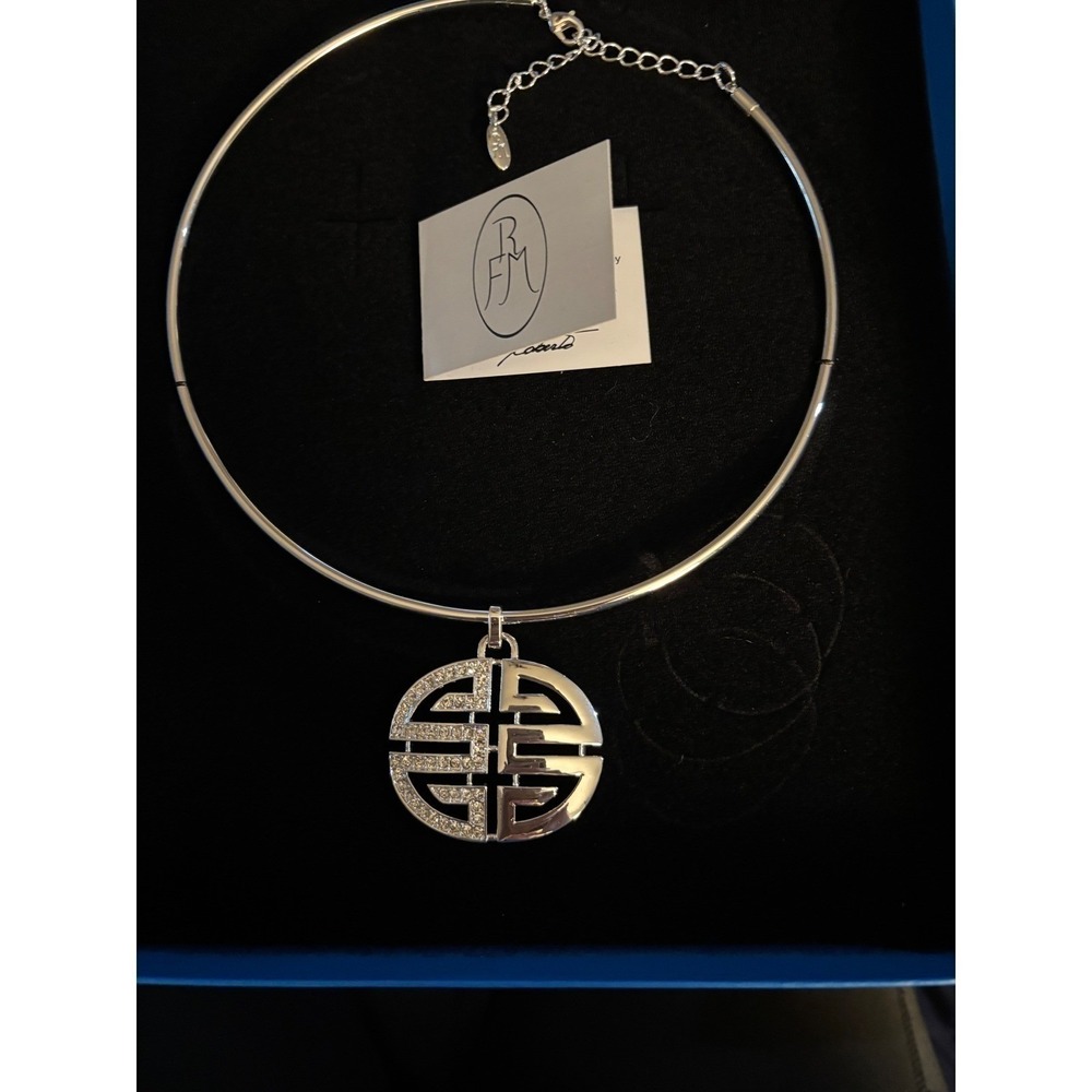 Roberto by RFM Silver Choker Necklace w/ Crystal Geometric Pendant – NWT – Boxed - Picture 6 of 10